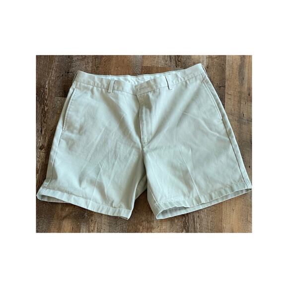 L.L. Bean khaki tan flat front shorts size 38 100% Cotton - Picture 1 of 6